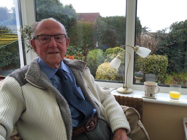 &Icirc;n ziua &icirc;n care a &icirc;mplinit 100 de ani şi-a &icirc;ndeplinit visul de-o viaţă şi a intrat &icirc;n Cartea Recordurilor: "A fost absolut fantastic!"