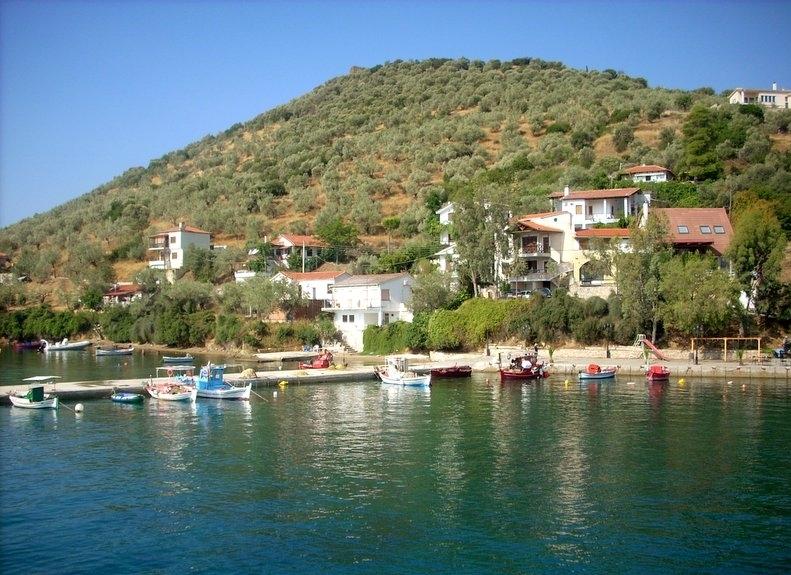 Relaxare pe cel mai fin nisip de pe Riviera Olimpului