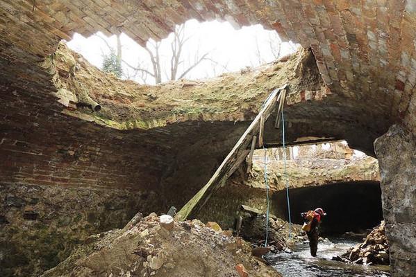 Cascade subterane &icirc;nalte de 4 metri și vechi de peste 260 de ani, o adevărată comoară a Rom&acirc;niei. Se află chiar sub orașul tău