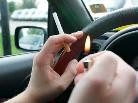 Atenție, șoferi! Veți fi amendaţi dacă fumați în maşina firmei. Poliţiștii îşi fac cruce: "Nu îndrăznim să dăm astfel de amenzi"