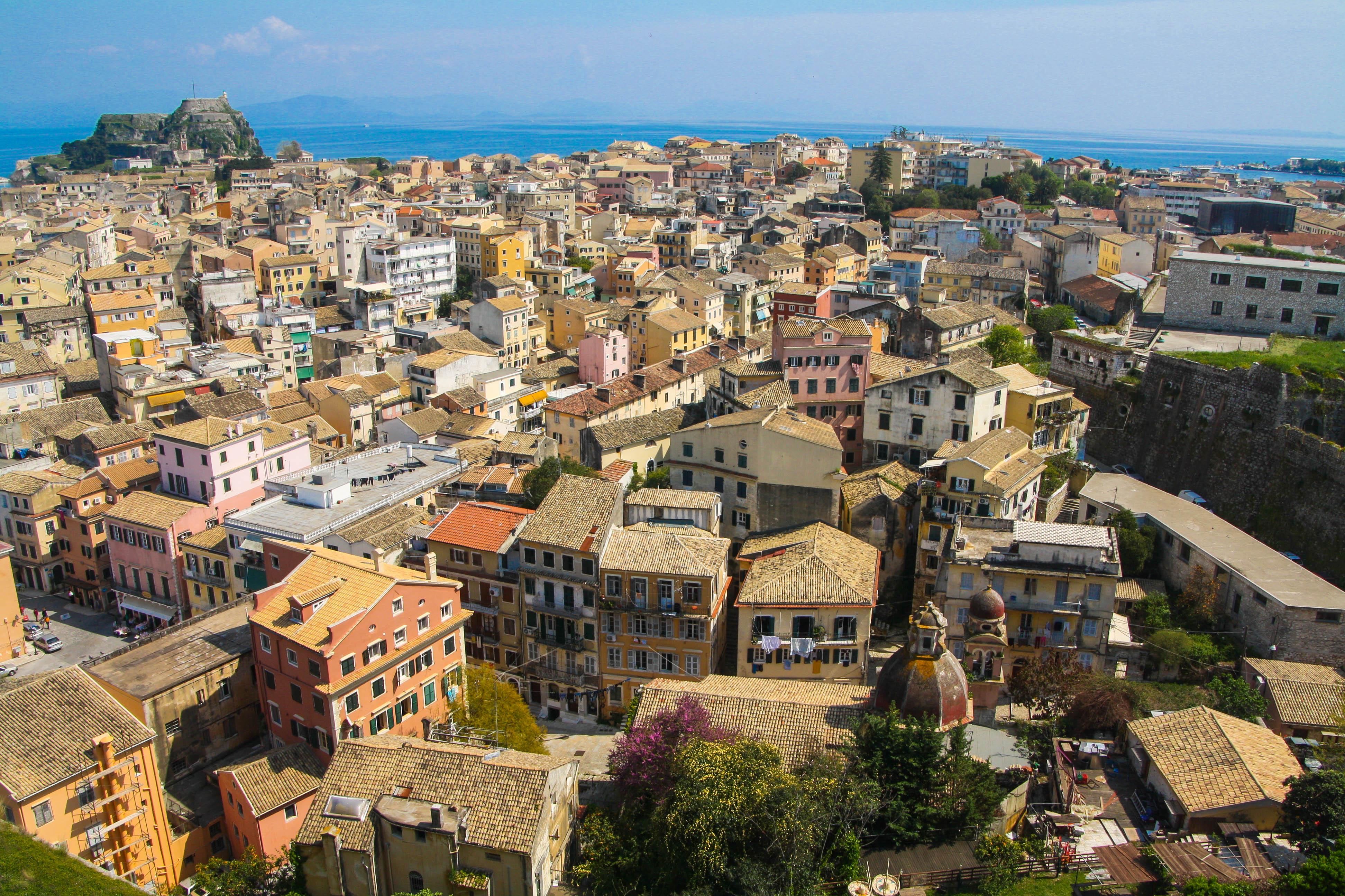 Insula Corfu, paradisul verde al Greciei