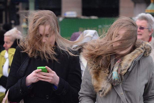 Cod galben de v&acirc;nt &icirc;n 11 județe din țară! Vremea se schimbă radical!