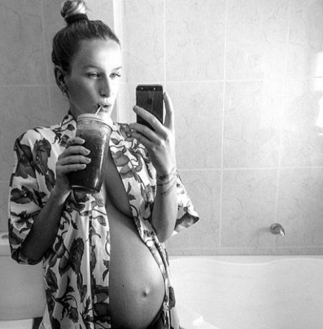 A mâncat doar banane pe timpul sarcinii! Cum arată femeia şi ce s-a întâmplat cu bebeluşul