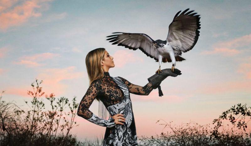 A fost aleasă cea mai frumoasă femeie din lume! E blondă, are 47 de ani și milioane de fani!