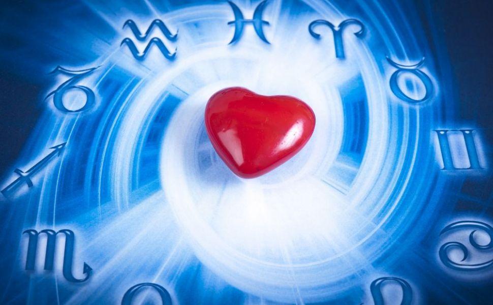 &Icirc;nceputul de weekend aduce vești pentru unii nativi, mai ales pe plan amoros! Horoscopul zilei de vineri, 22 aprilie