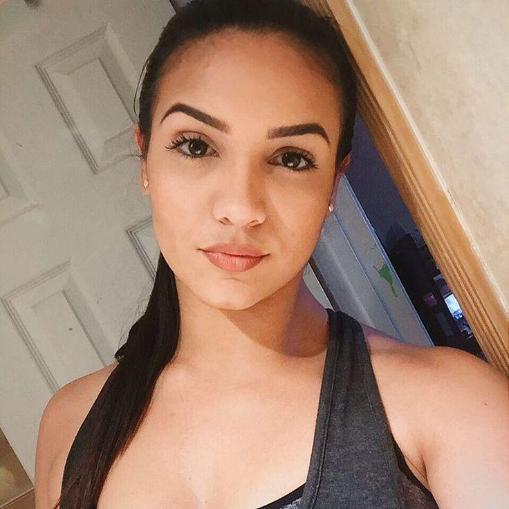 O t&acirc;nără a făcut v&acirc;lvă pe Internet: &bdquo;Bărbații &icirc;mi cer să le str&acirc;ng capul &icirc;ntre picioarele mele musculoase. Nu &icirc;nțeleg de ce&rdquo;