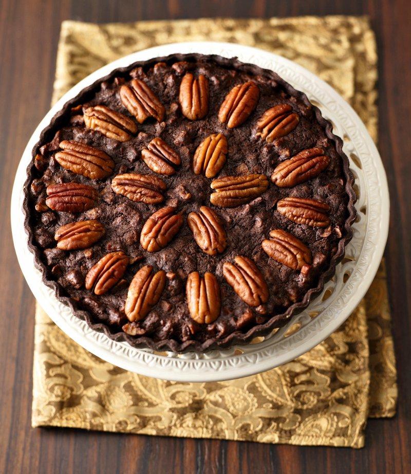 Surprinde-i pe toţi şi fii o gospodină model! Pasca cu ciocolată, asul de pe masa de Paşte!