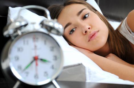 Ai probleme cu somnul? Iată 5 lucruri pe care nu ar trebui sa le faci înainte de a te urca în pat