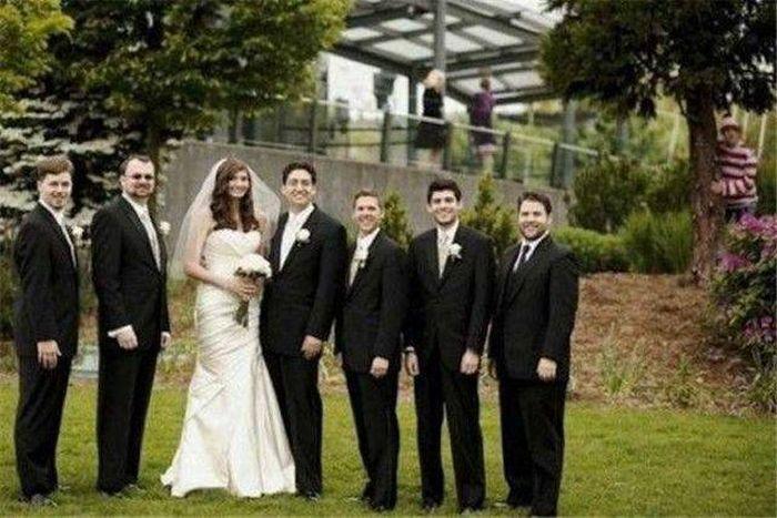 Au vrut o poză de nuntă perfectă, dar au avut parte de o surpriză... neplăcută!