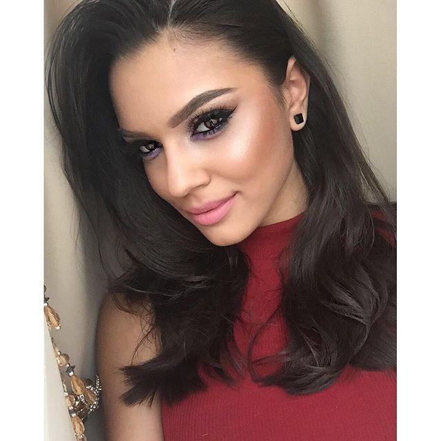 FOTO: Carmen, imagine din dormitor! La cei 18 ani, artista st&acirc;rnește fantezii după ce s-a pozat &icirc;mbrăcată sumar