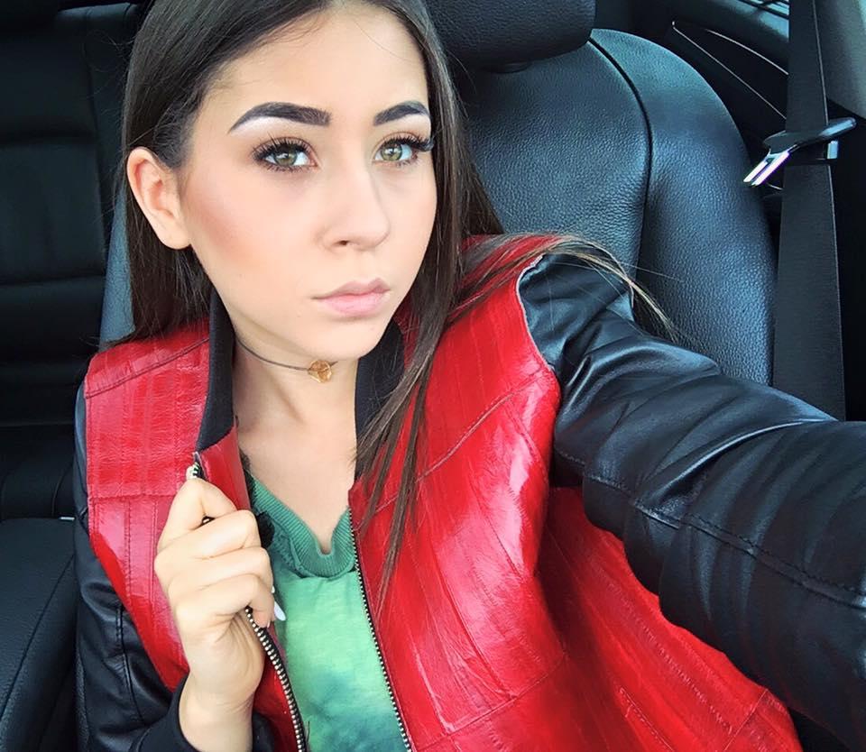 FOTO! Am aflat de unde vine frumusețea lui Nicole Cherry! Cum arată mama artistei și c&acirc;t de bine seamănă cele două