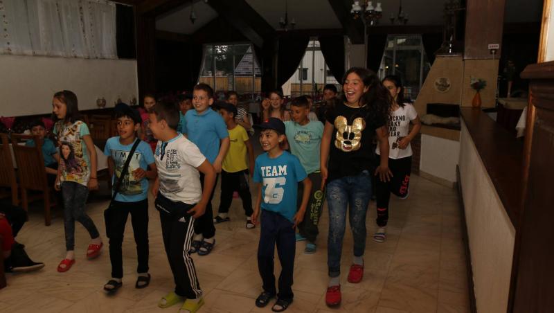 Prin campania „Schimbă o viață“, 20 de copii de la Școala Generală din Lehliu Sat, județul Călărași, au mers în prima tabără din viața lor – Tabăra Copilăriei