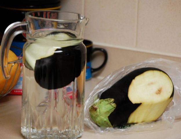 Trebuie să &icirc;ncerci ASTA! Bea apă de vinete pe stomacul gol și te vei vindeca