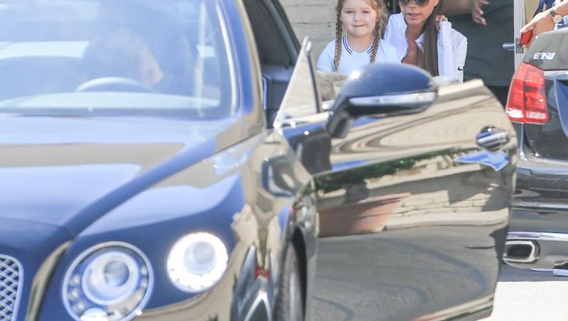 Galerie foto! Victoria Beckham și-a dus fiica, pe Harper, la manichiură și pedichiură. Puiul lui David are cinci ani!