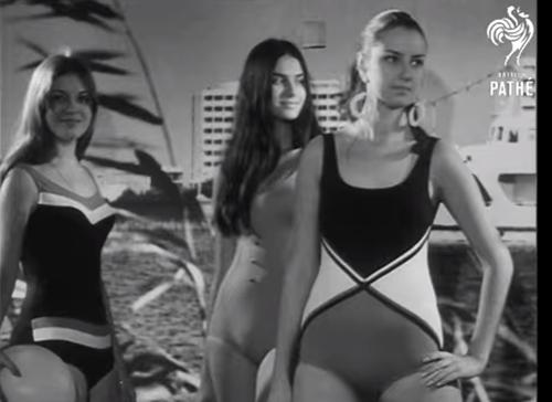 Video de colecţie! Cum arătau costumele de baie &icirc;n plin comunism! Moda anului 1969, pe litoralul rom&acirc;nesc
