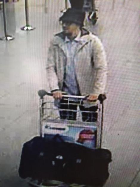Atentate aeroport Bruxelles: Mohamed Abrini este "bărbatul cu pălărie"