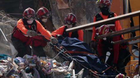 A înviat și el de sub pământ! Bărbat de 72 de ani, scos în viaţă de sub dărâmături la 13 zile după cutremurul din Ecuador