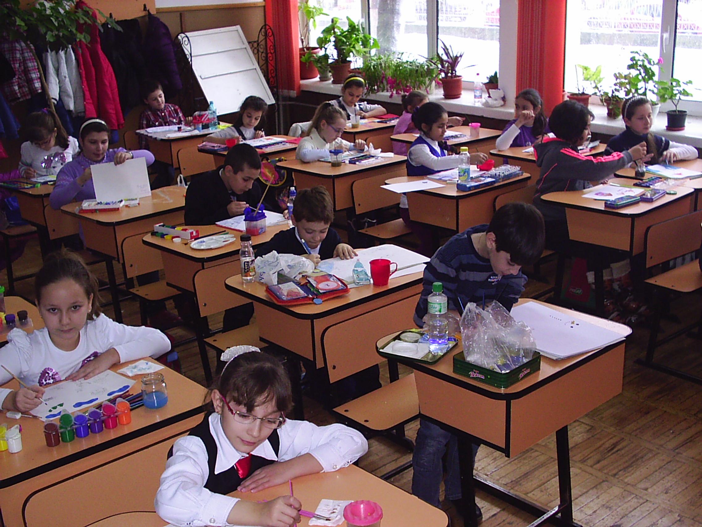 Un elev din patru este umilit măcar o dată &icirc;n fața colegilor de clasă!