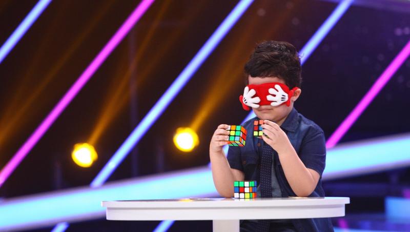 Micul geniu Dani Plohi va încerca să rezolve trei cuburi Rubik, legat la ochi,  în marea finală “Next Star”