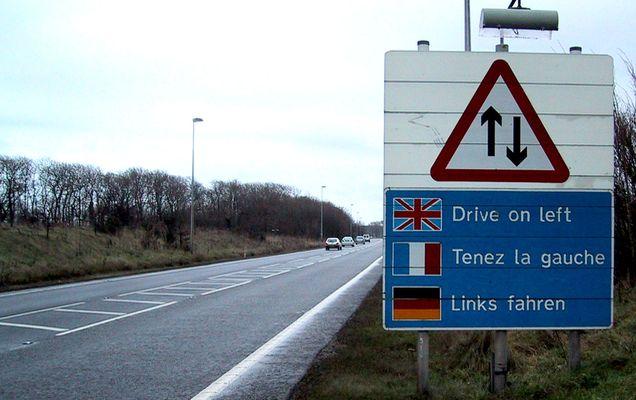 De ce conduc englezii pe partea st&acirc;nga. Motivul te va pune pe g&acirc;nduri. Te-ai fi așteptat?
