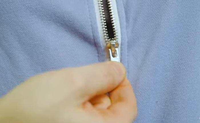 Toţi păţim asta &icirc;n cel mai nepotrivit moment! Acesta este cel mai rapid şi uşor mod de a repara un fermoar