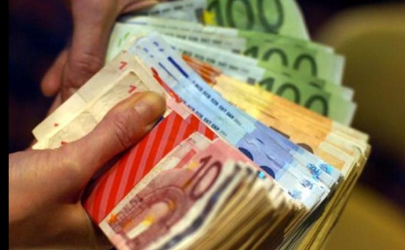 Ești plecat la muncă, &icirc;n străinătate? Dacă te &icirc;ntorci, statul &icirc;ți dă 150.000 de euro, pe loc