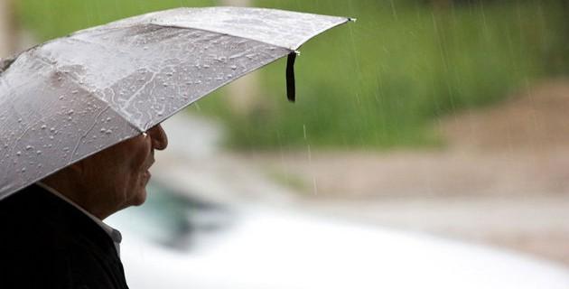 &Icirc;nceput de săptăm&acirc;nă cu ploi şi furtuni. Să nu &icirc;ţi uiţi umbrela acasă!