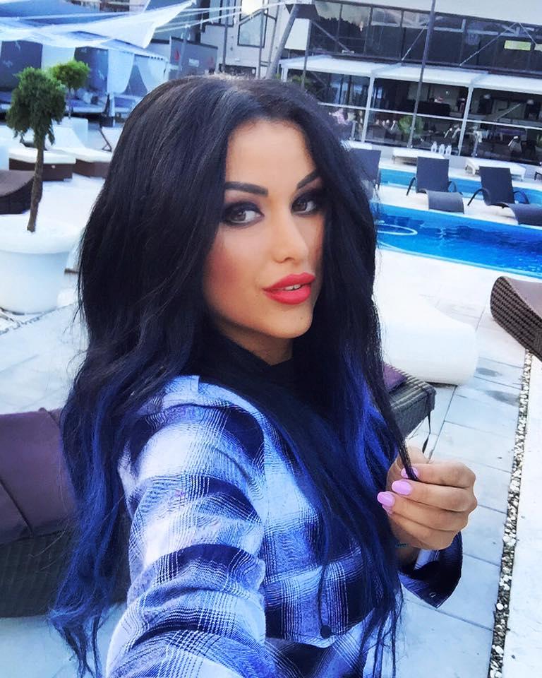 Daniela Crudu, apariție extrem de sexy și provocatoare! Vedeta a lăsat la vedere un decolteu mai mult dec&acirc;t generos!