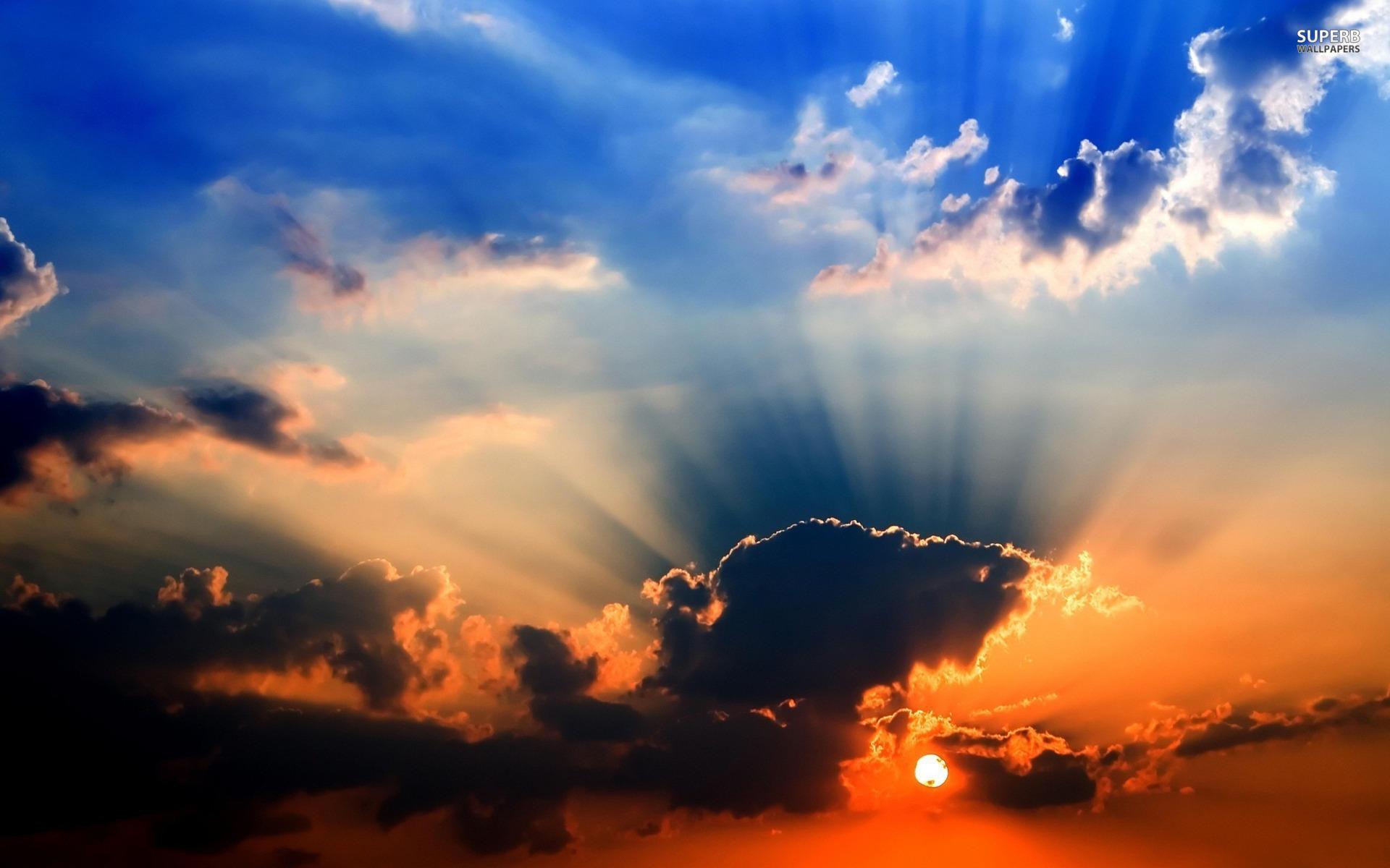 Printre nori şi ploi se arată şi soarele! Prognoza meteo pentru următoarele zile