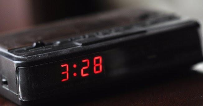 Te trezești, &icirc;n fiecare noapte, &icirc;ntre 03:00 - 05.00? Ar putea fi un semn divin. Ce spune spune ASTA despre tine