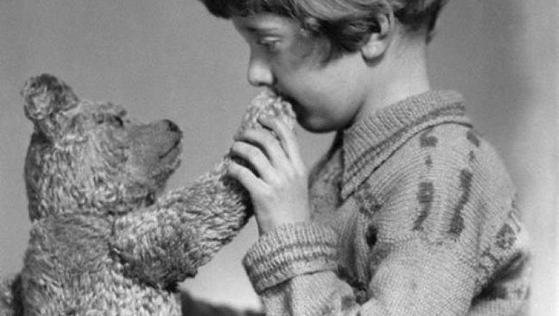 Povestea adevăratului ursuleț Winnie!  A fost inspirat de un pui de urs orfan adus de un locotenent în timpul Primului Război Mondial