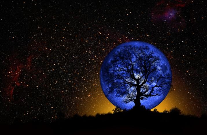 Fenomen spectaculos pe cer. Se va &icirc;nt&acirc;mpla pe 21 mai! Mare atenţie la Luna Albastră!