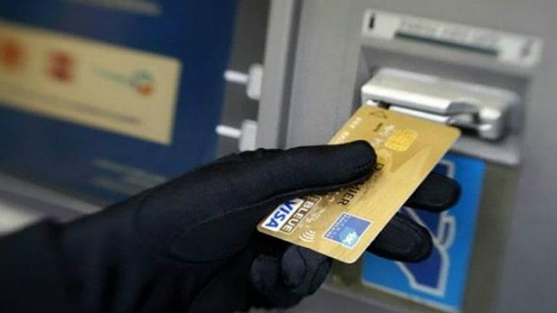 Bancomatele lucrează pentru hackeri: de ce nu mai au nevoie infractorii de skimmere