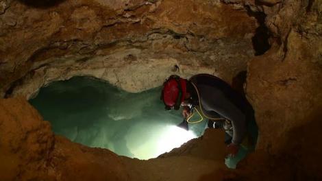 O peșteră din România, descoperită de comuniști, i-a uimit pe cercetătorii din toată lumea
