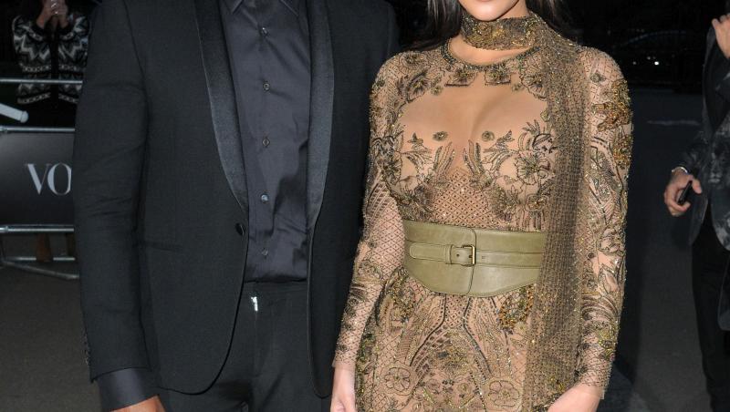 Oare s-a uitat în oglindă înainte să plece de acasă? Kim Kardashian, apariție incendiară la Gala Vogue! Are sau nu lenjerie intimă?FOTO DE PĂTRĂȚEL ROȘU