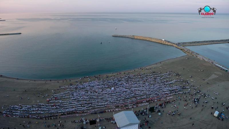Spectacol! Sirtaki, dans de cartea recordurilor pe plaja din Constanţa! Peste șase mii de oameni au dansat la malul mării