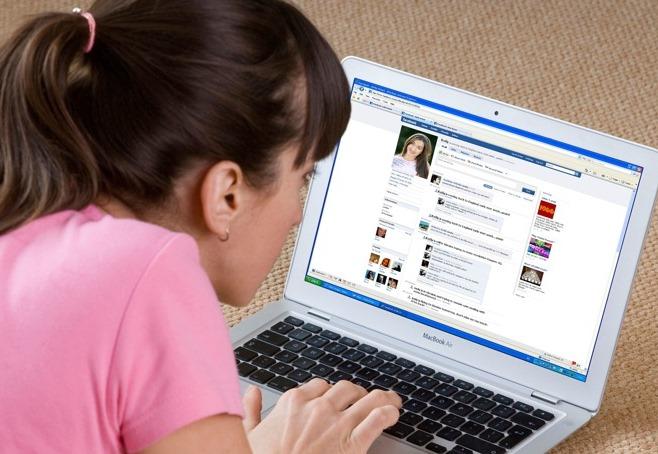 Noua escrocherie pe Facebook. Ce ți se &icirc;nt&acirc;mplă dacă folosești acest browser de internet