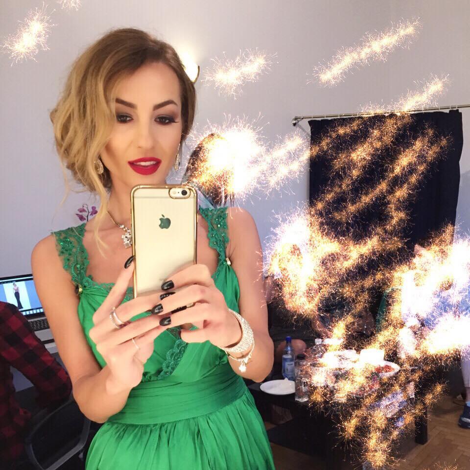 FOTO: O vedem mereu strălucitoare, dar cum arată chipul său natural? Flavia, vecina de la "Neatza", s-a pozat fără machiaj