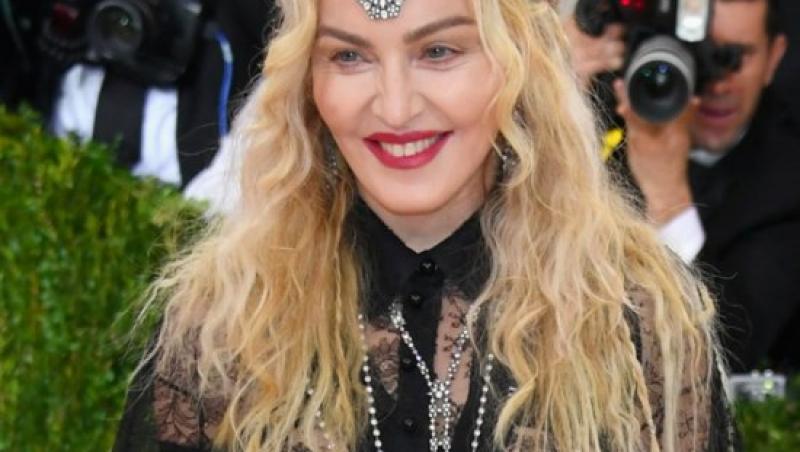 Madonna, supersexy la 60 de ani! Ţinuta HOT i-a dat însă bătăi de cap