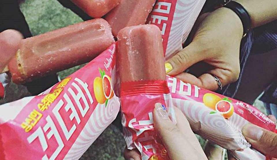 A apărut &icirc;nghețata &icirc;mpotriva mahmurelii! Are gust de grapefruit și o poți găsi doar aici