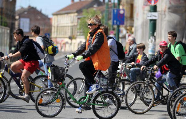 După tichete de masă şi tichete-cadou, rom&acirc;nii ar putea primi şi tichete de bicicletă