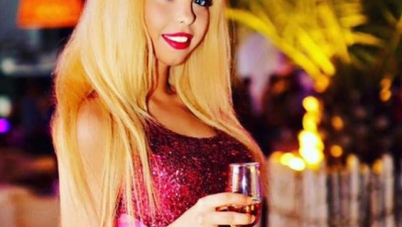 Barbie de România, detalii fierbinţi despre relaţia cu fotbalistul! Adolescenta şi-a stabilit 