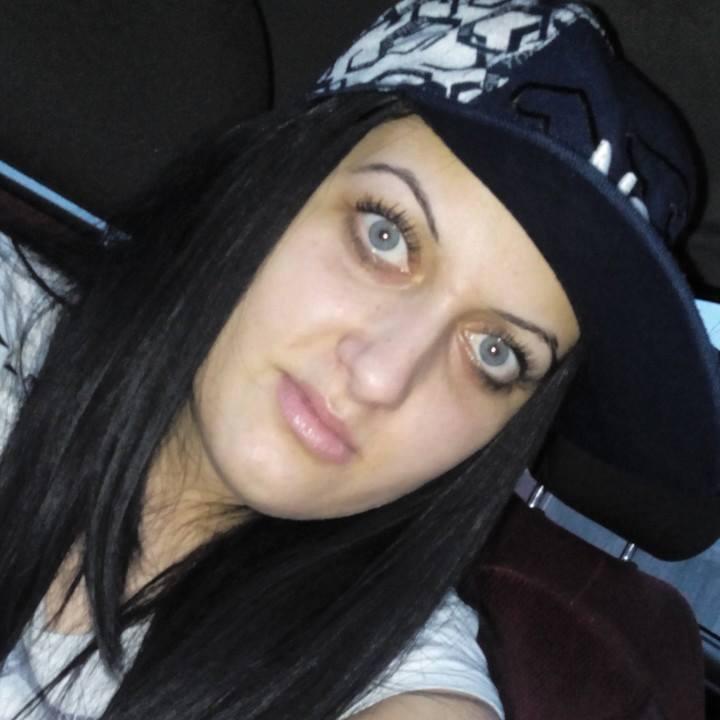 Foto! Ce a decis să facă Laura după ce niciun bărbat din Casă nu a reuşit să o cucerească! Fosta concurentă "Mireasa pentru fiul meu" a uimit pe toată lumea