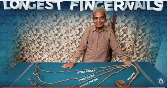 RECORD! Acest bărbat nu și-a mai tăiat unghiile din 1952. C&acirc;t măsoară acum?! "La fiecare jumătate de oră, mă trezesc și &icirc;mi mut m&acirc;na"