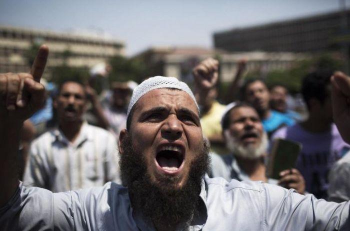 Declarația care a ȘOCAT creștinătatea: &bdquo;Nu vă faceți cruce, că &icirc;i deranjați pe musulmani!&rdquo;