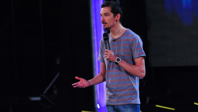 Mirea Paul, un număr de stand up macabru pe scena iUmor: ”a fost primul care a avut curaj să abordeze teme macabre”