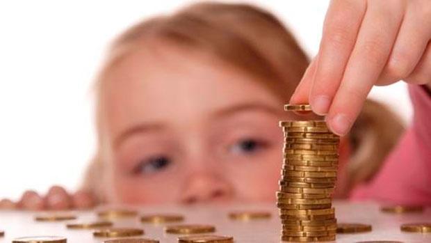 Alocaţii mai mari! 100 de euro pentru elevii care nu au absenţe la şcoală