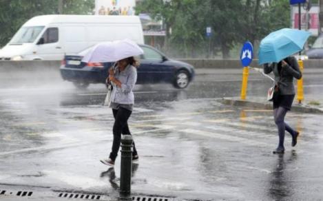 Ultima zi de lucru a săptămânii aduce vești rele de la meteorologi! Vremea se răceşte şi revin ploile