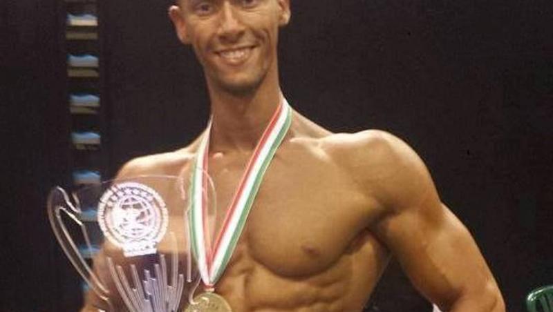 Fetelor, cum să ratăm așa ceva! Singurul concurent român de la Campionatul European de Fitness s-a întors în ţară cu medalia de aur