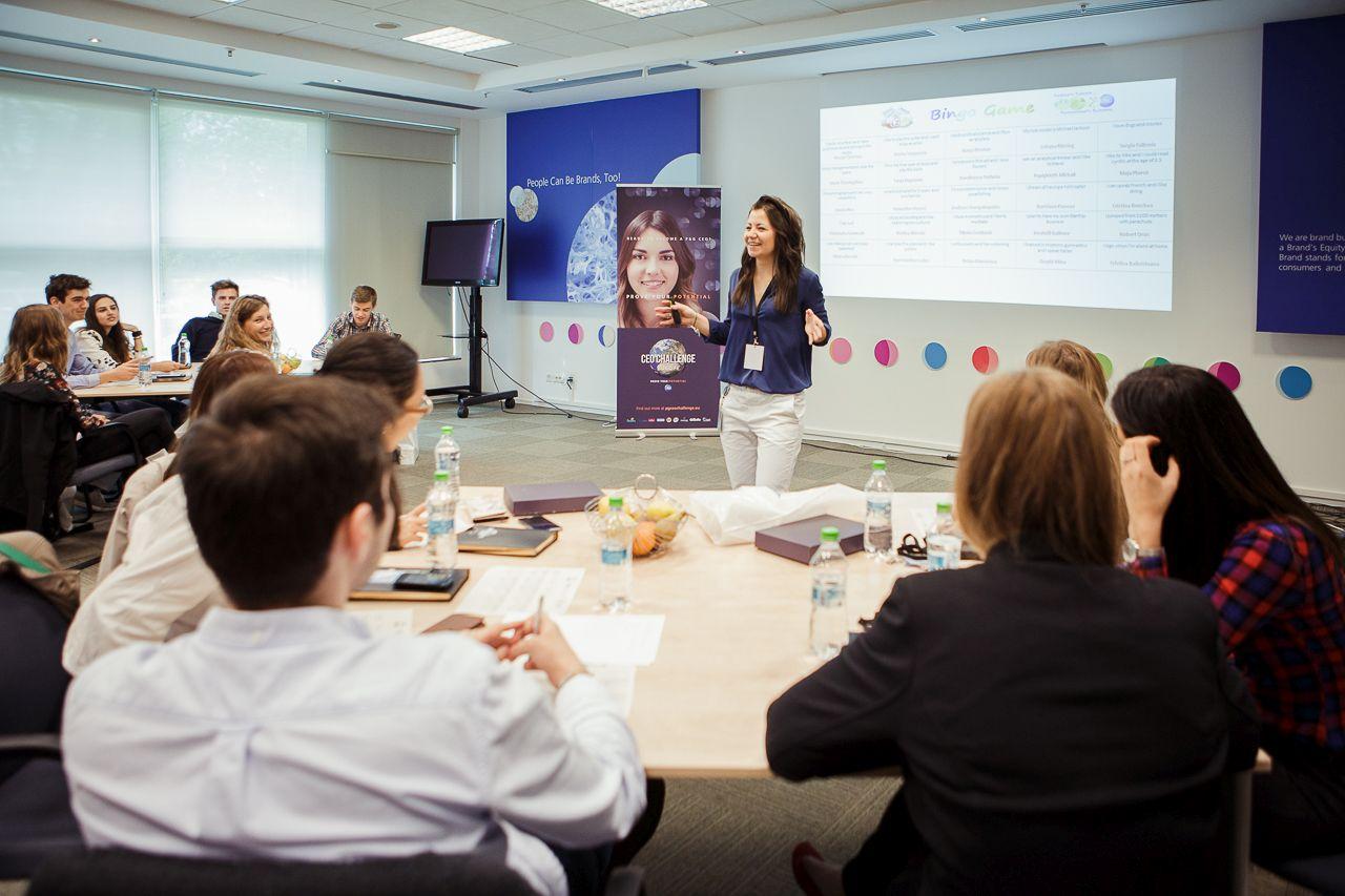 (P) Studenţii rom&acirc;ni au fost premiaţi &icirc;n cadrul programului de training pentru noua competiţie CEO Challenge a P&G